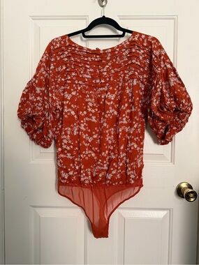 NWOT Intimately Free People Dessa Rust Floral Balloon-Sleeve Bodysuit